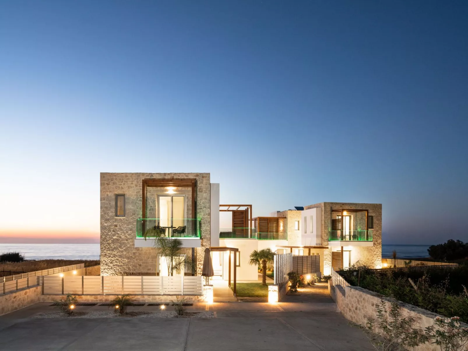 Villa am Strand mit Pool, Kinderbereich und BBQ-Buiten