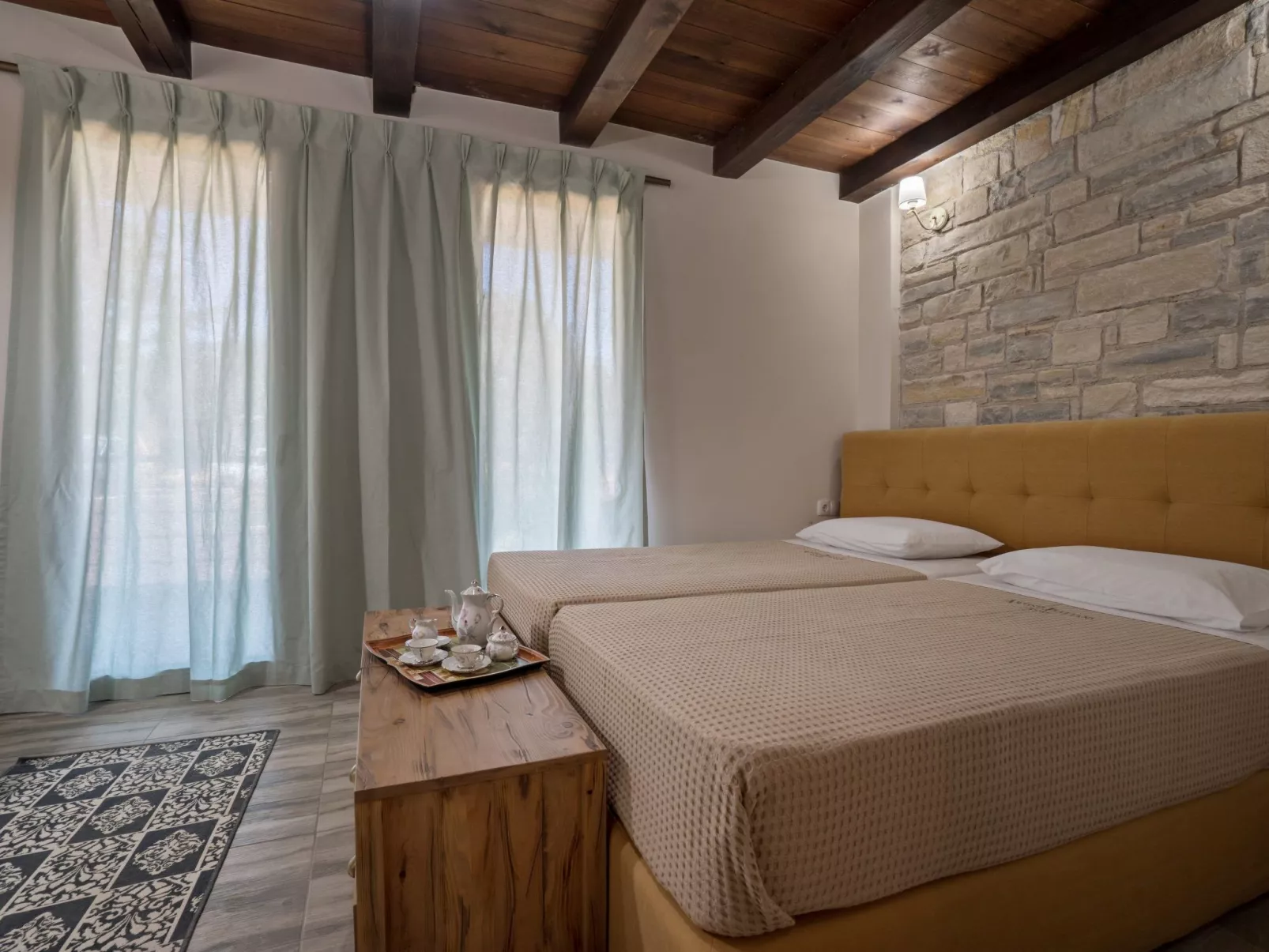 Kostenloses Frühstück, Pools, Kinderbereich, für 20 Gäste-Image-tags.info