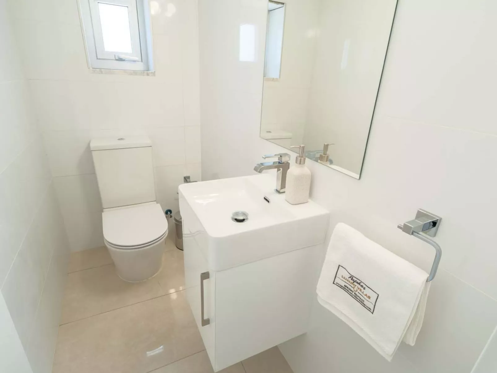 Coral Elite Residence mit Pool und Whirlpool-Binnen