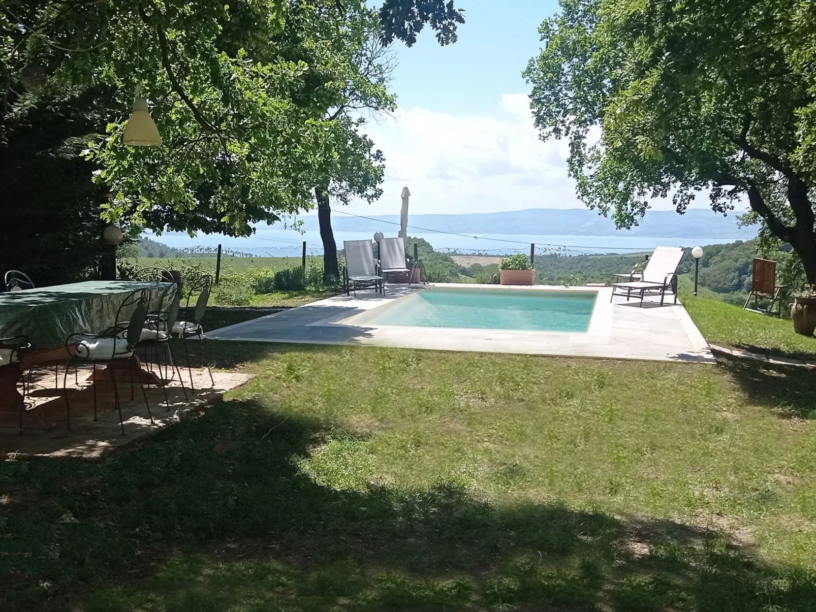 Villa auf dem Seehügel-Buiten