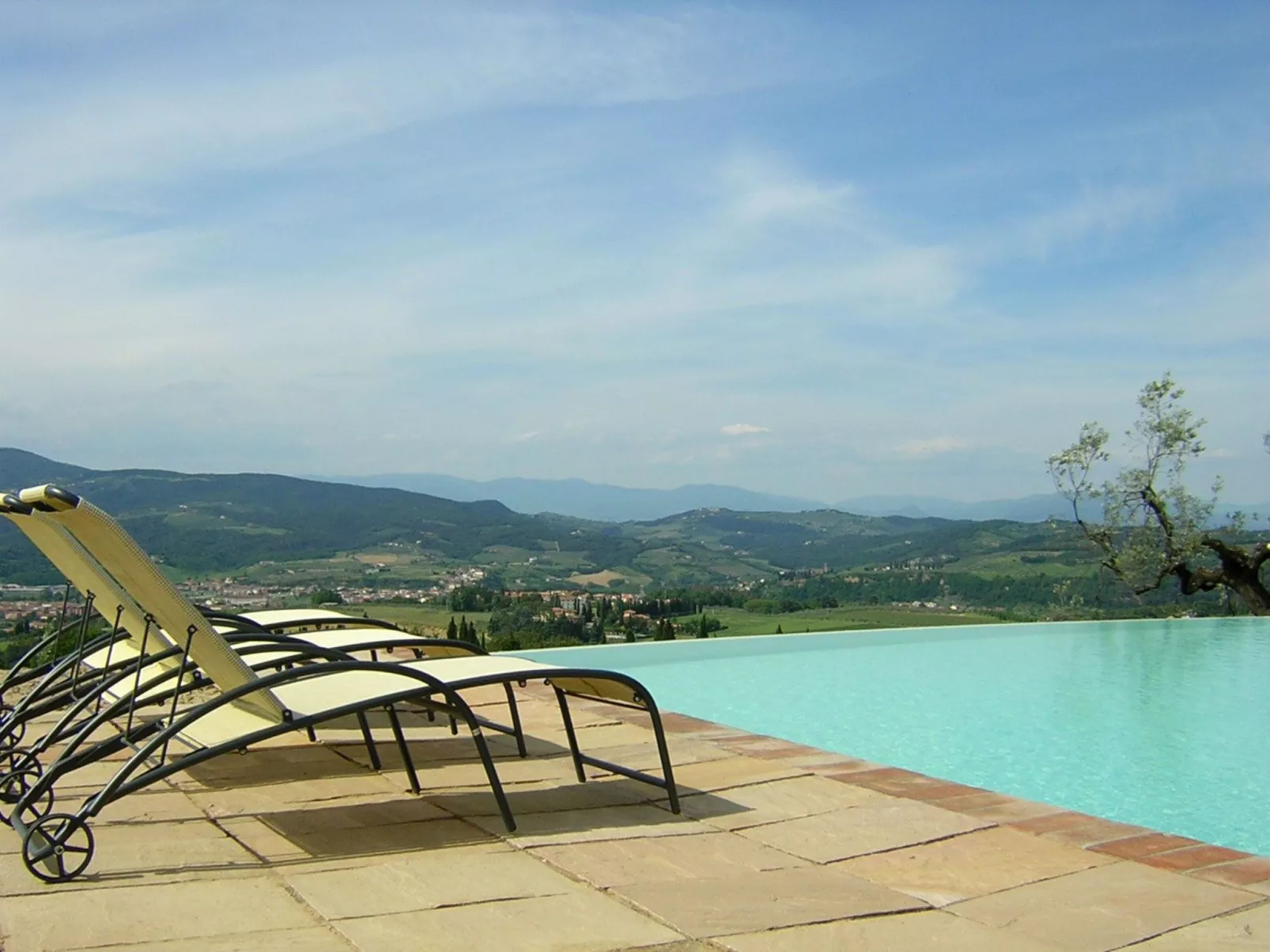 "Colle sotto 4" mit Infinity-Pool-Buiten