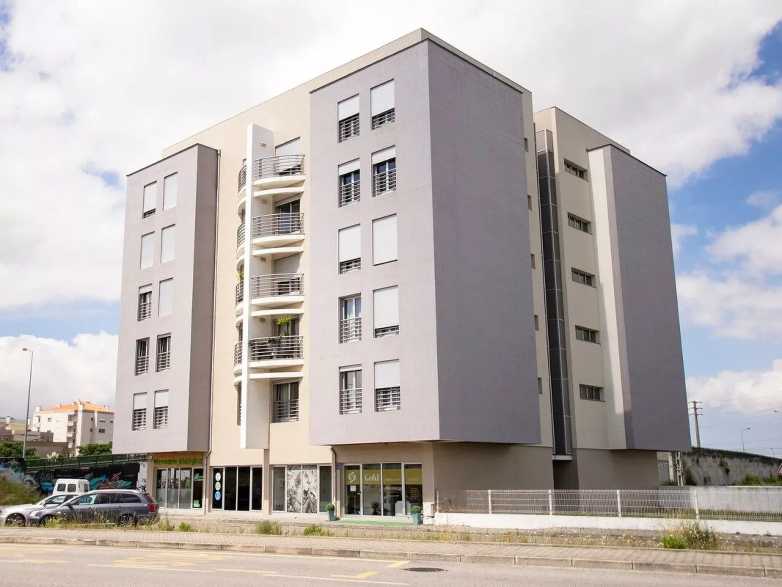 Turmhaus mit freier Garage-Image-tags.info