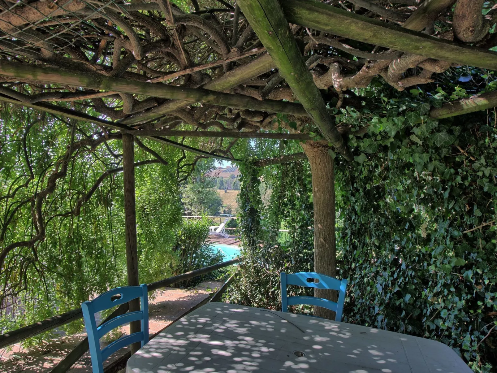 Haus der Musik 270m Veranda, Garten und Pool-Buiten