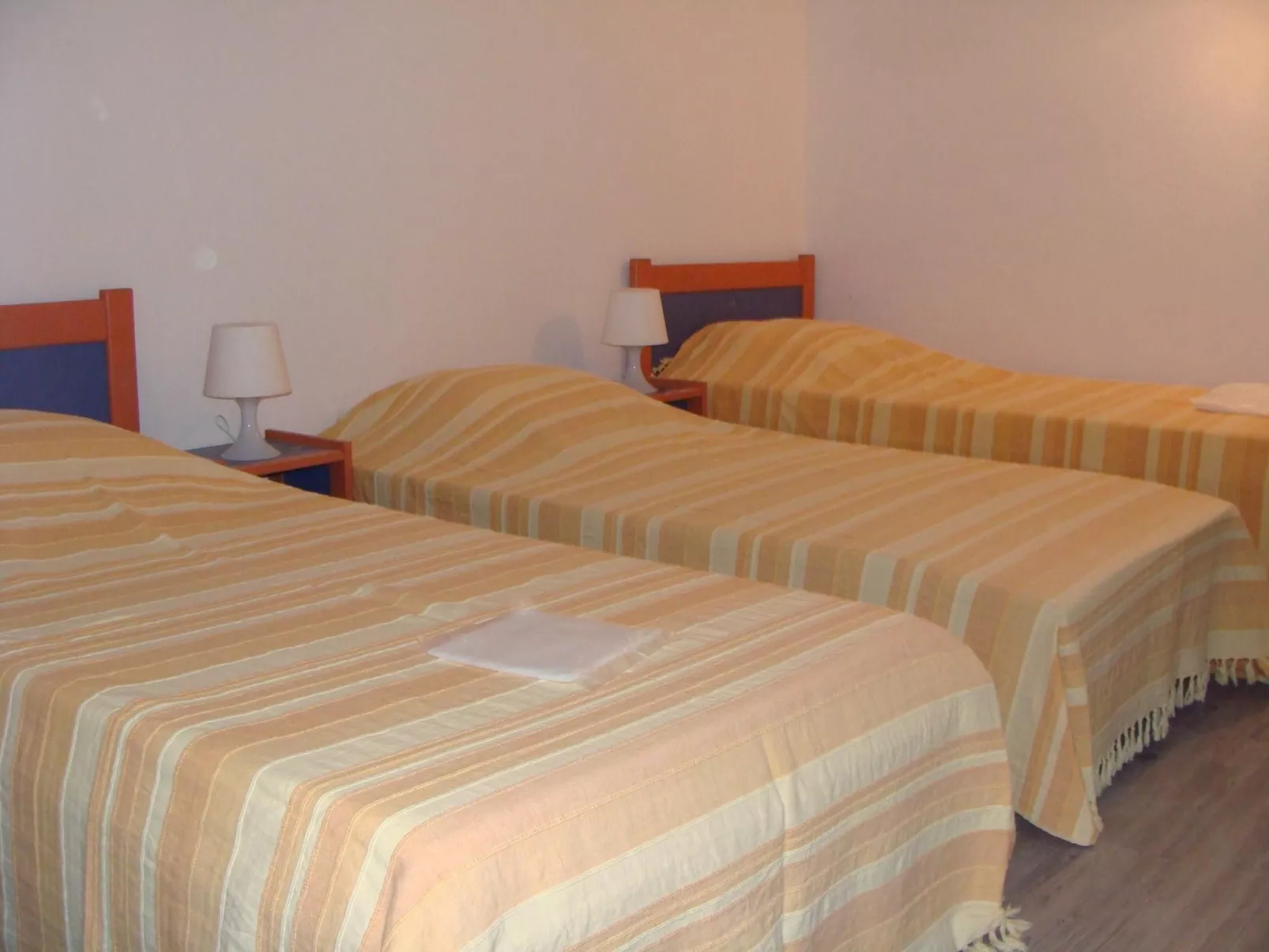 Für acht Personen - Image-tags.info