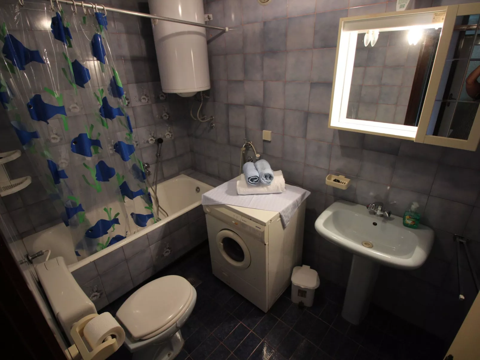 Am schönen Kieselstrand.-Binnen