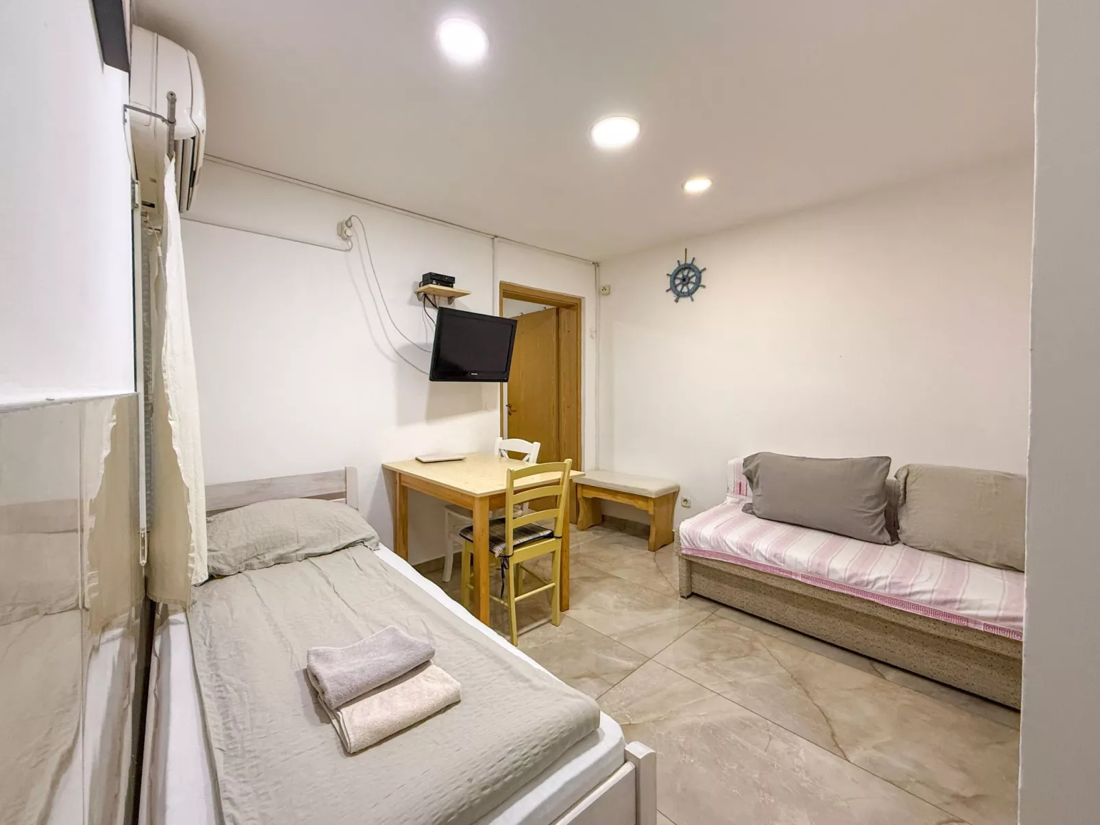 In Vodice mit Terrasse-Binnen