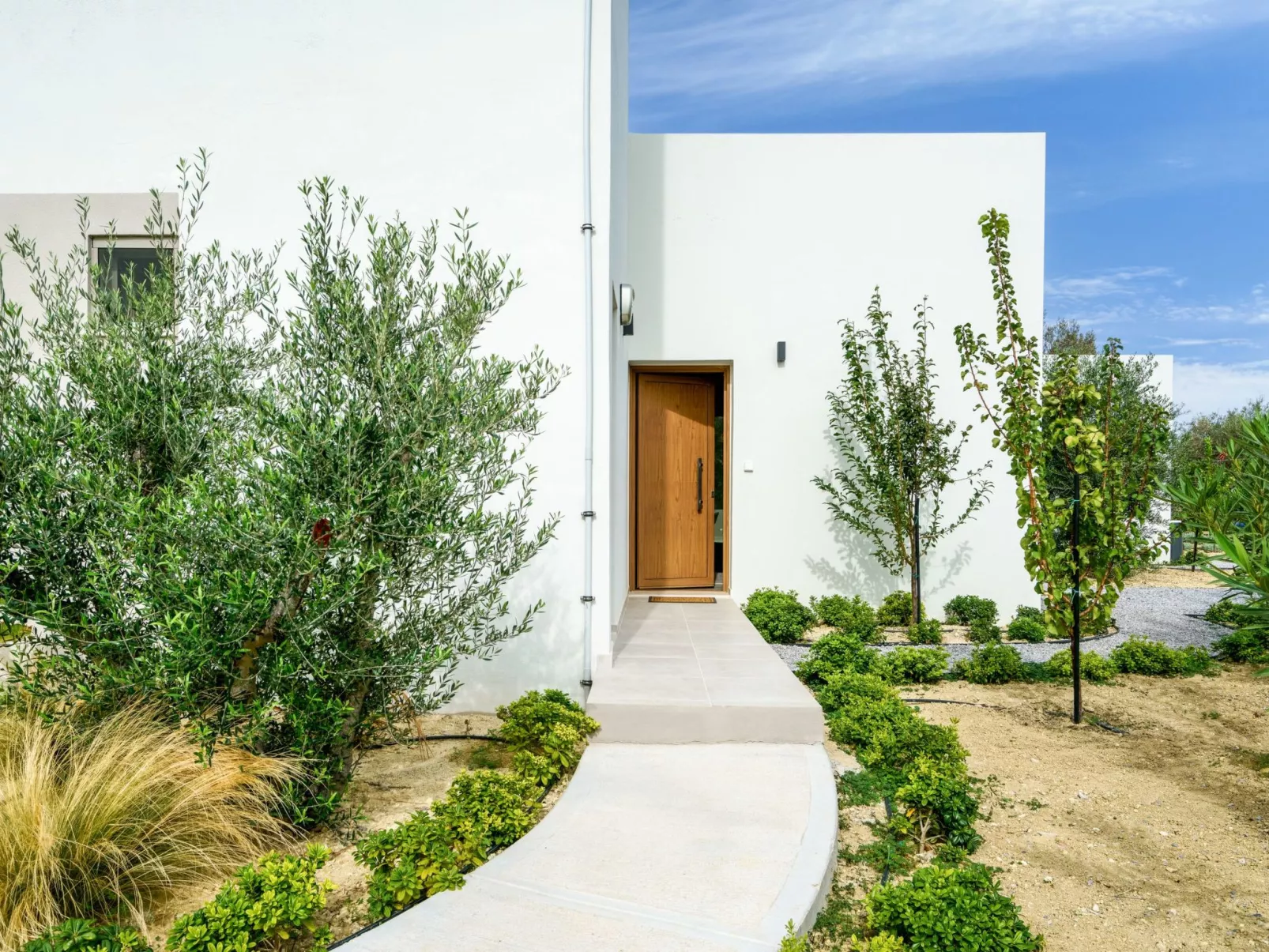 Neue moderne Villa Tessera mit privatem Pool und Grillplatz-Buiten