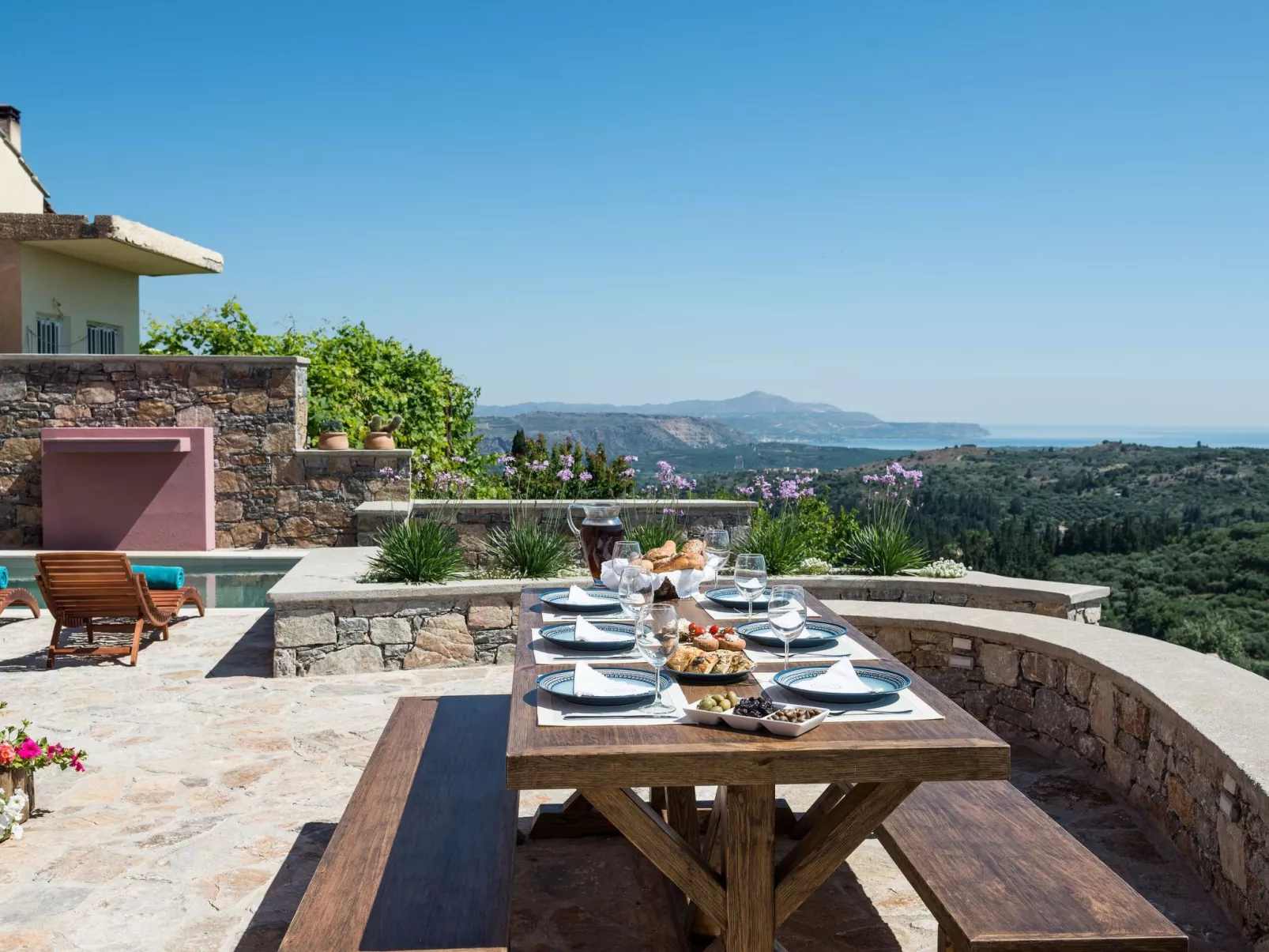 "Liodosifis" mit eigenem Pool-Image-tags.info