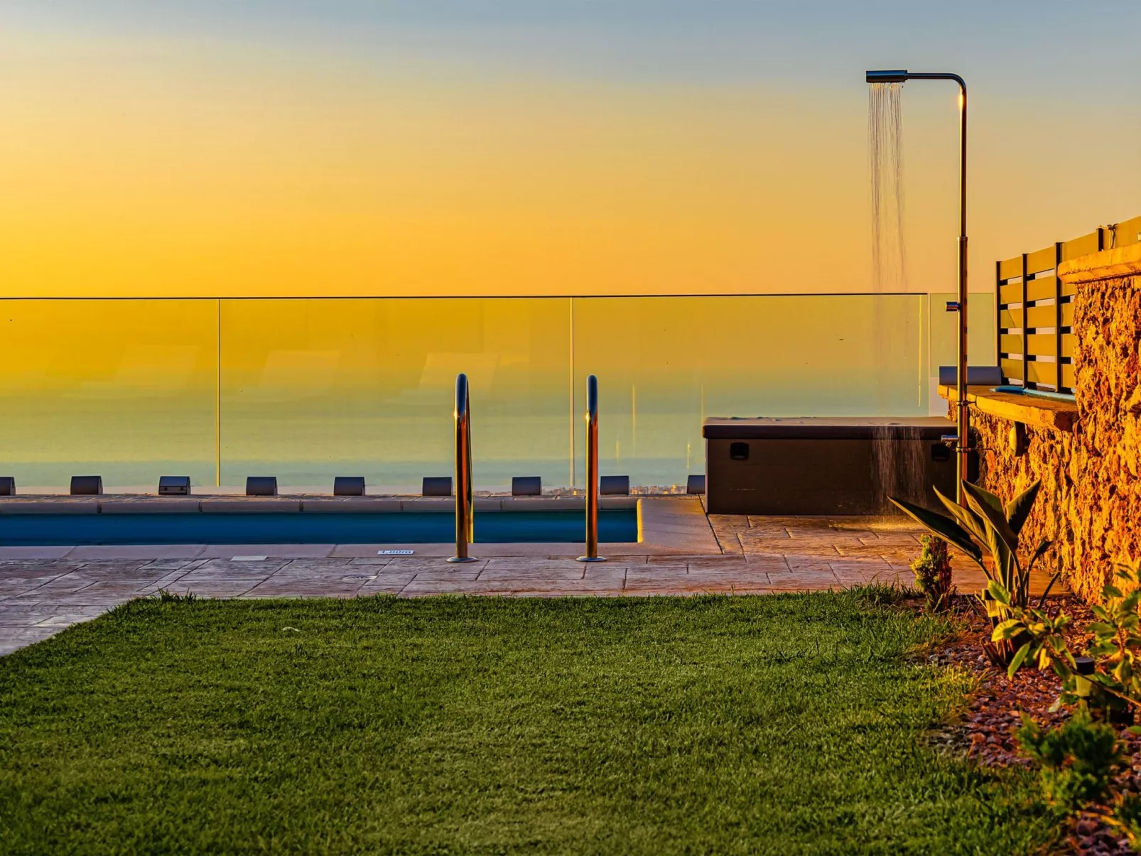 "Villa Nektar" mit privatem Pool-Buiten