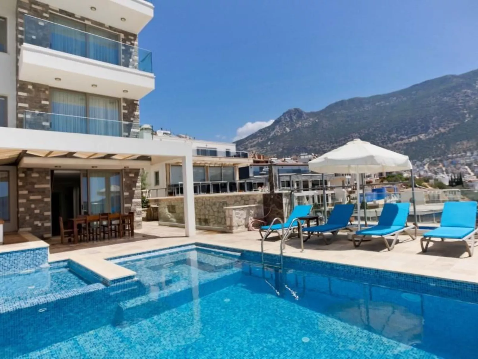 Villa Pool 2 mit Meerblick-Buiten