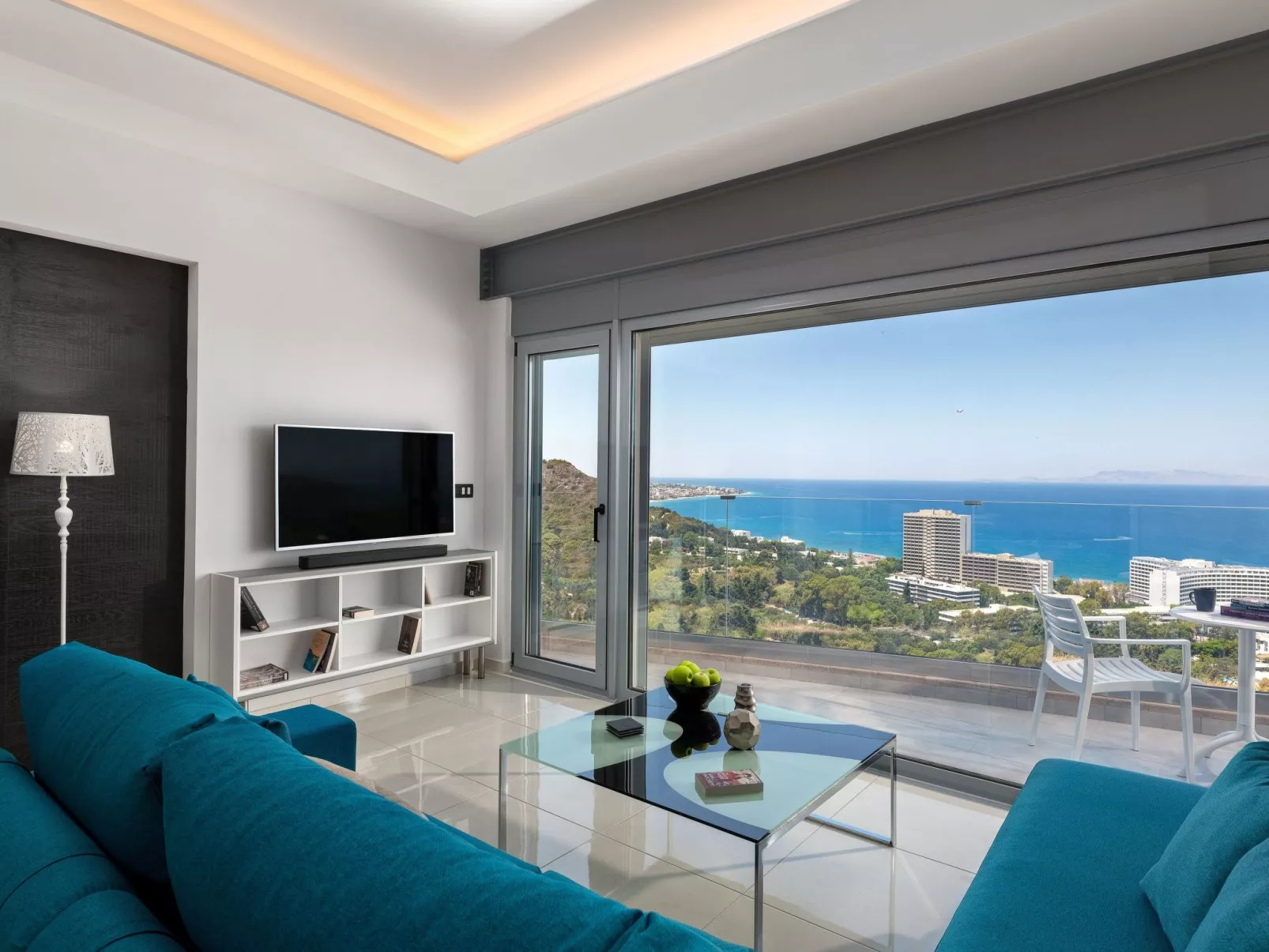 Rhodes Skyline Suites-Binnen