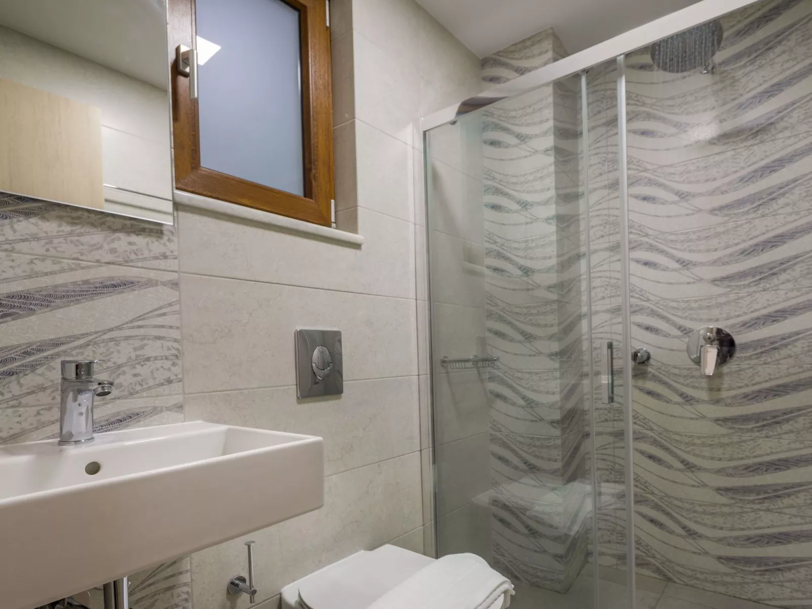 Haus in Agia Marina mit Außenpool-Image-tags.info