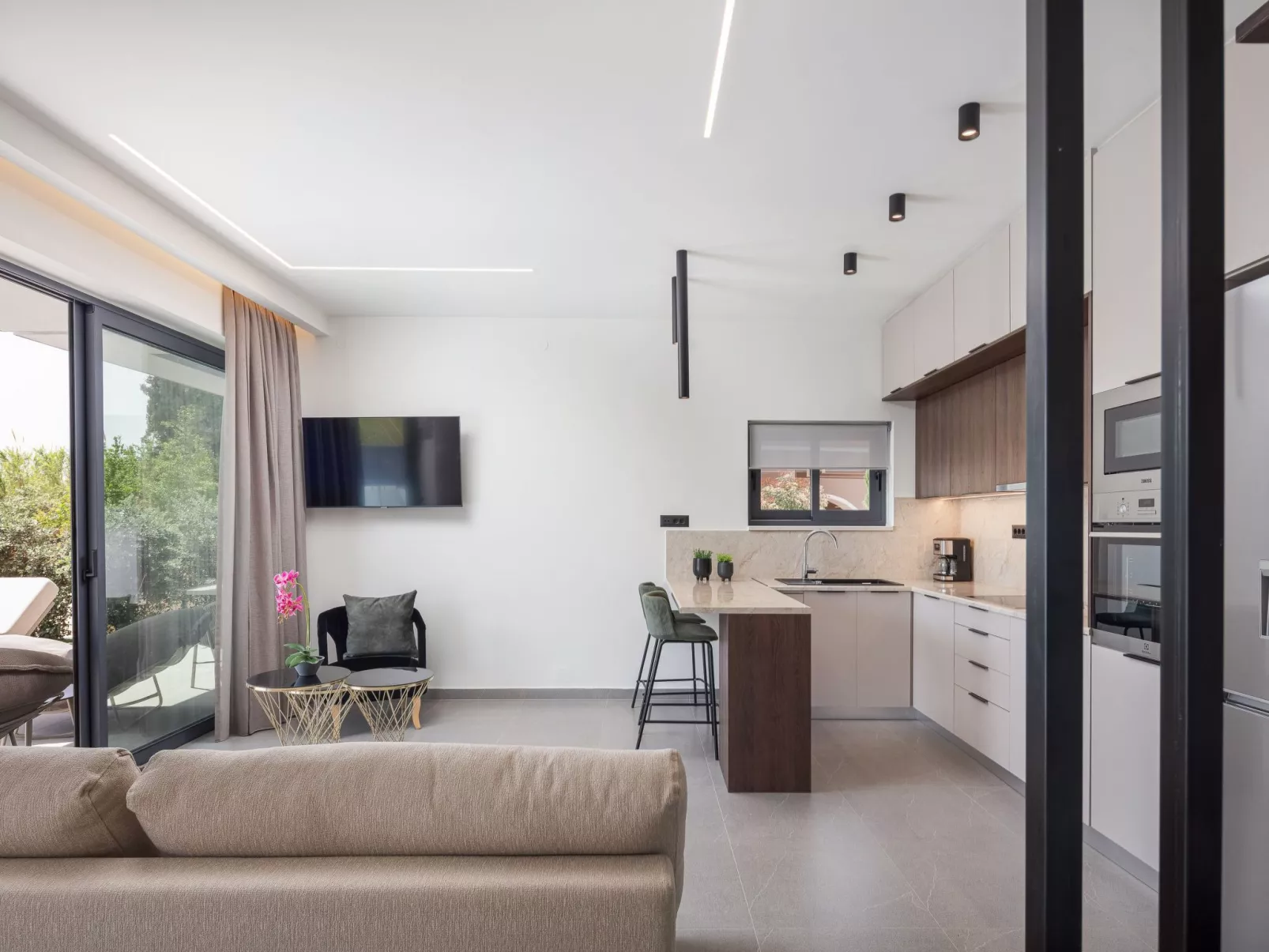 VillaSaints I - Pool und BBQ, Spaziergang zum Strand-Binnen