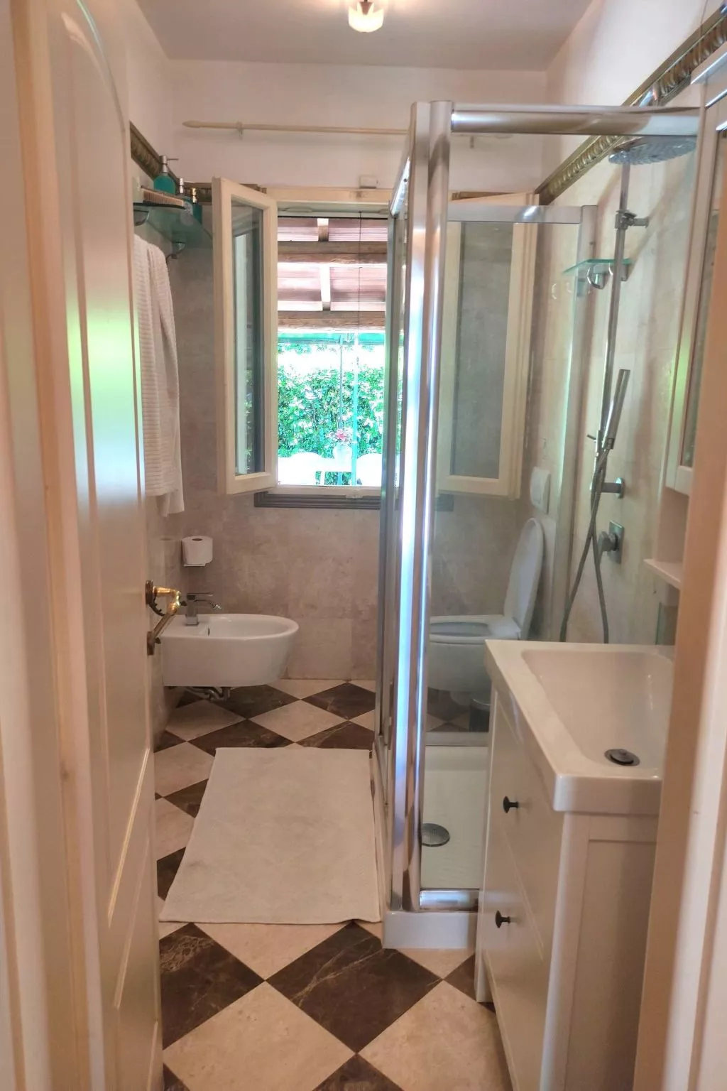 Villa mit schönem Gartne und Sonnenterrasse-Image-tags.info