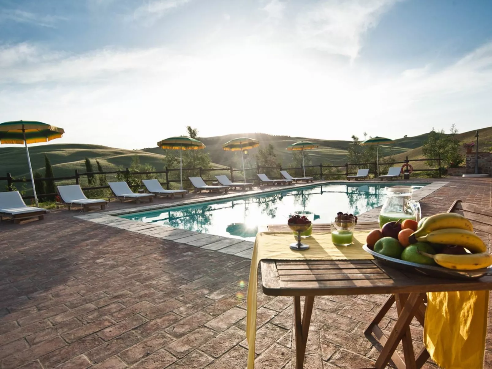 Biancospino' Wohnung mit Schwimmbad-Buiten