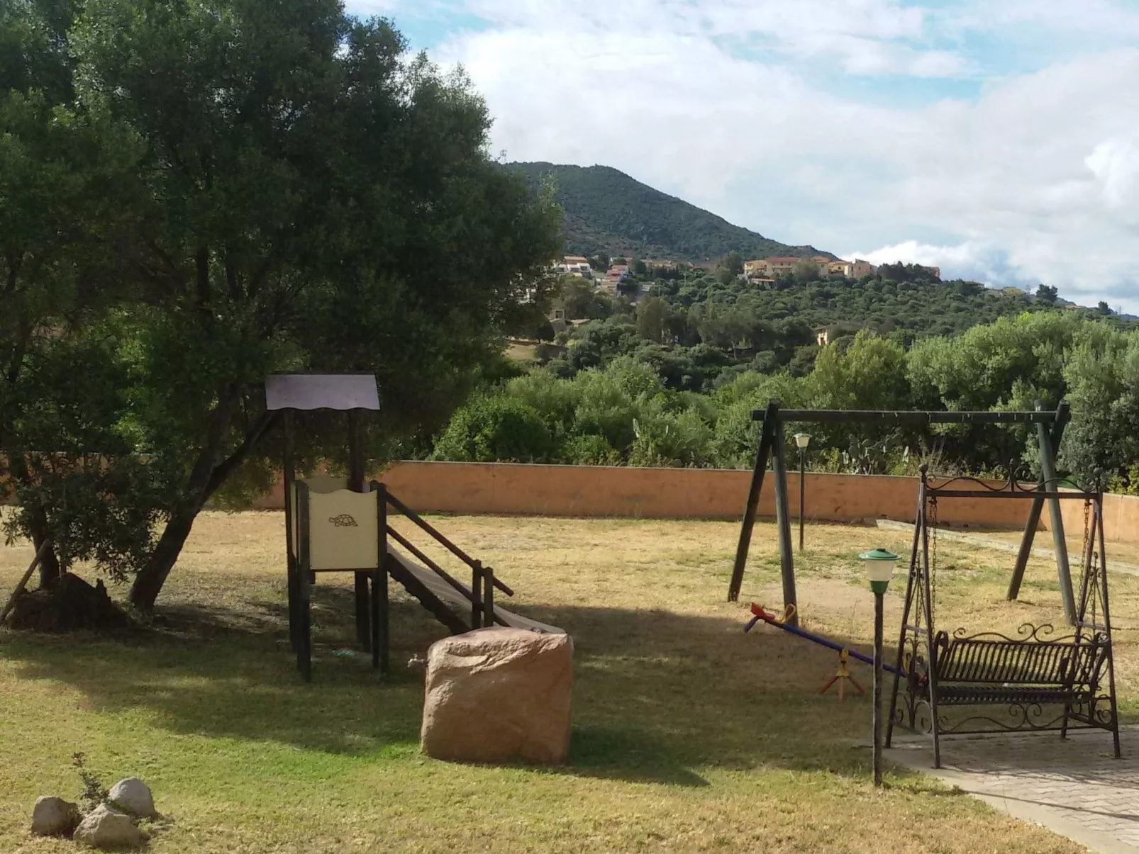 Badus in Badesi-Buiten