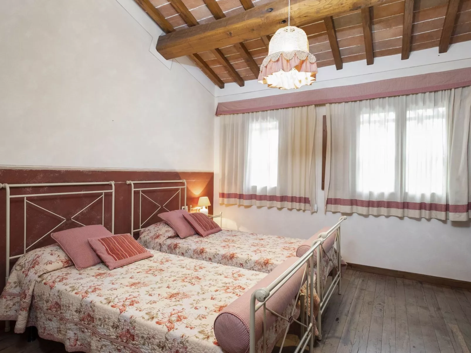 Ferienvilla 'Casa Rossa' mit privatem Pool-Binnen