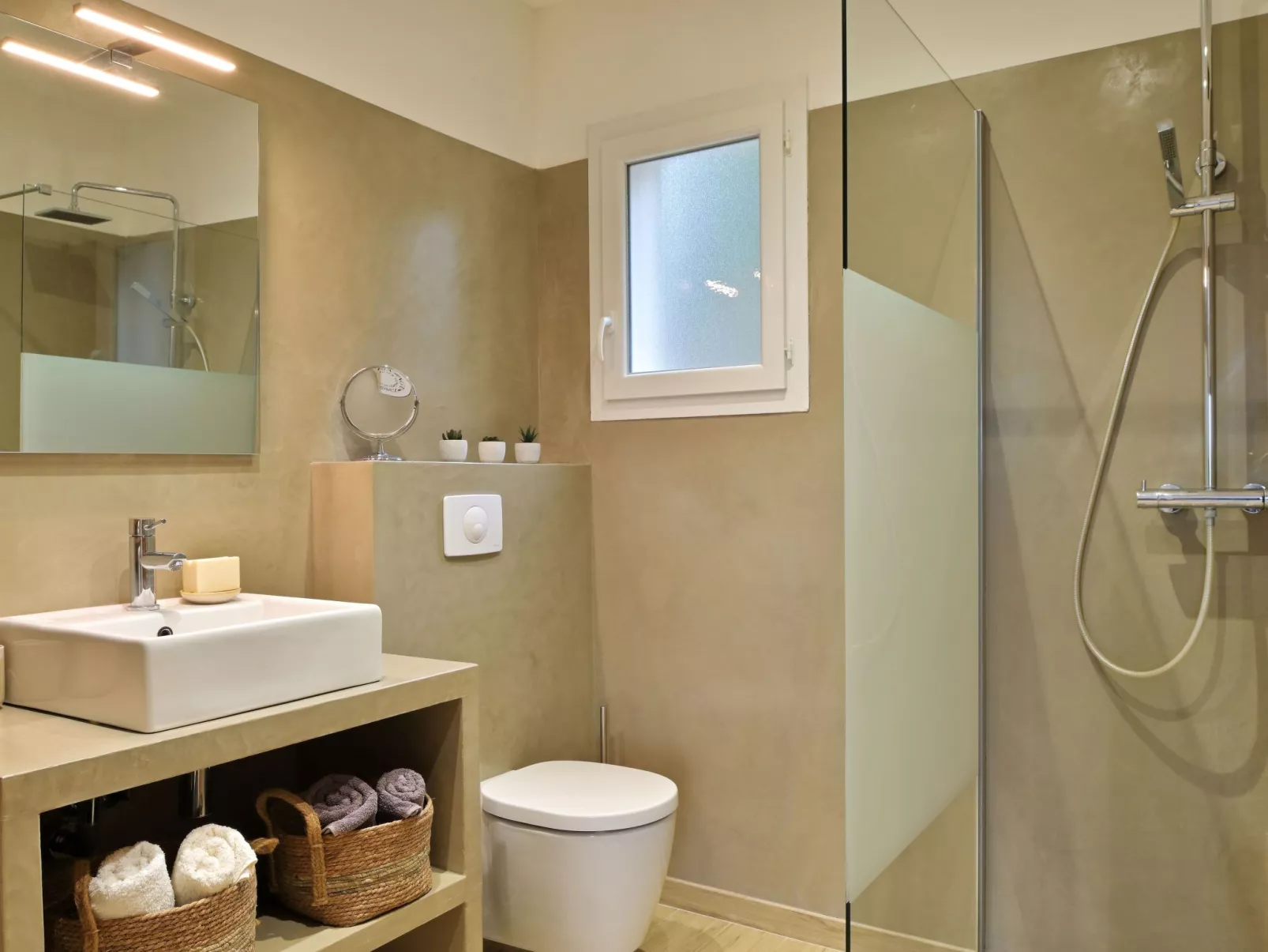 Villa Belle Vue, direkt am Meer, 1-2 Haustiere erlaubt-Binnen