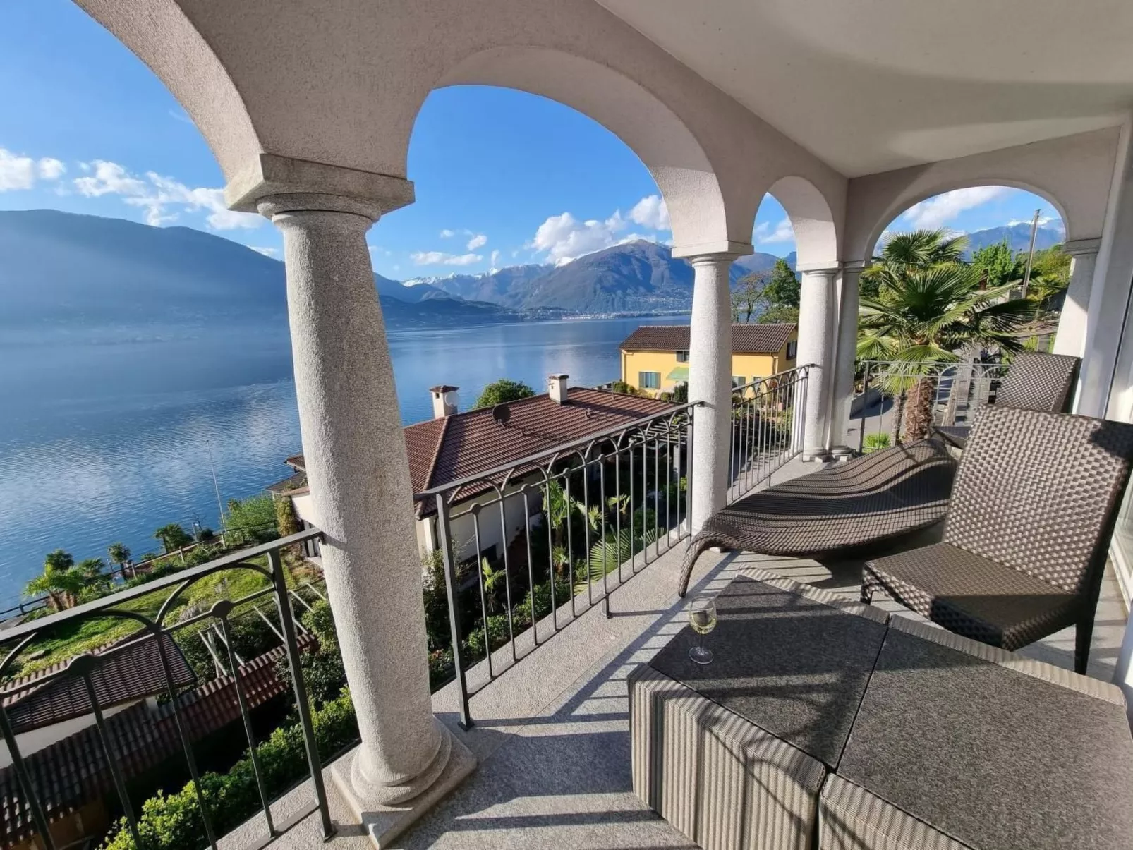 Ferienvilla "Alla Roccia" mit Bergblick-Buiten