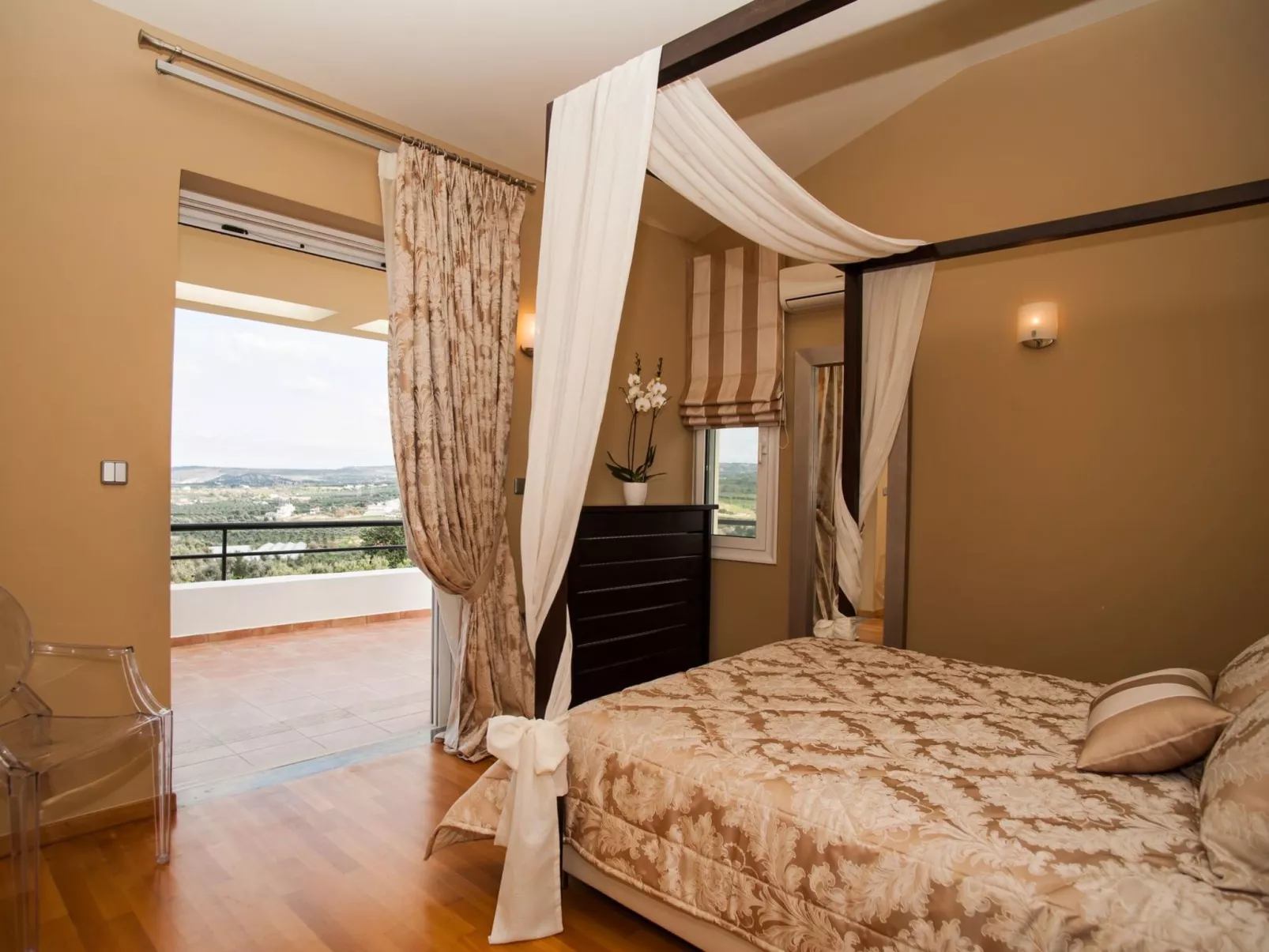 Villa mit Pool, Spielplatz, Pingpong und Grillplatz-Image-tags.info