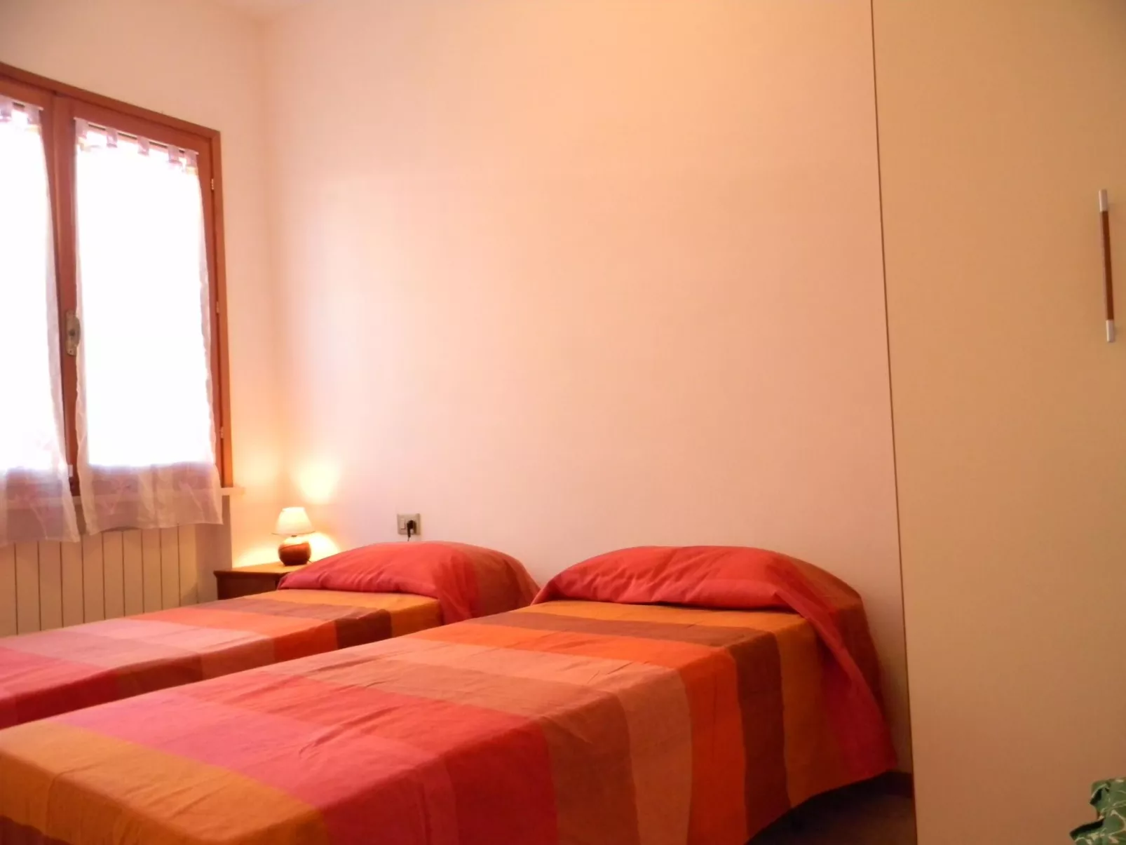 Wohnung mit Garten, Grill und Terrasse-Binnen