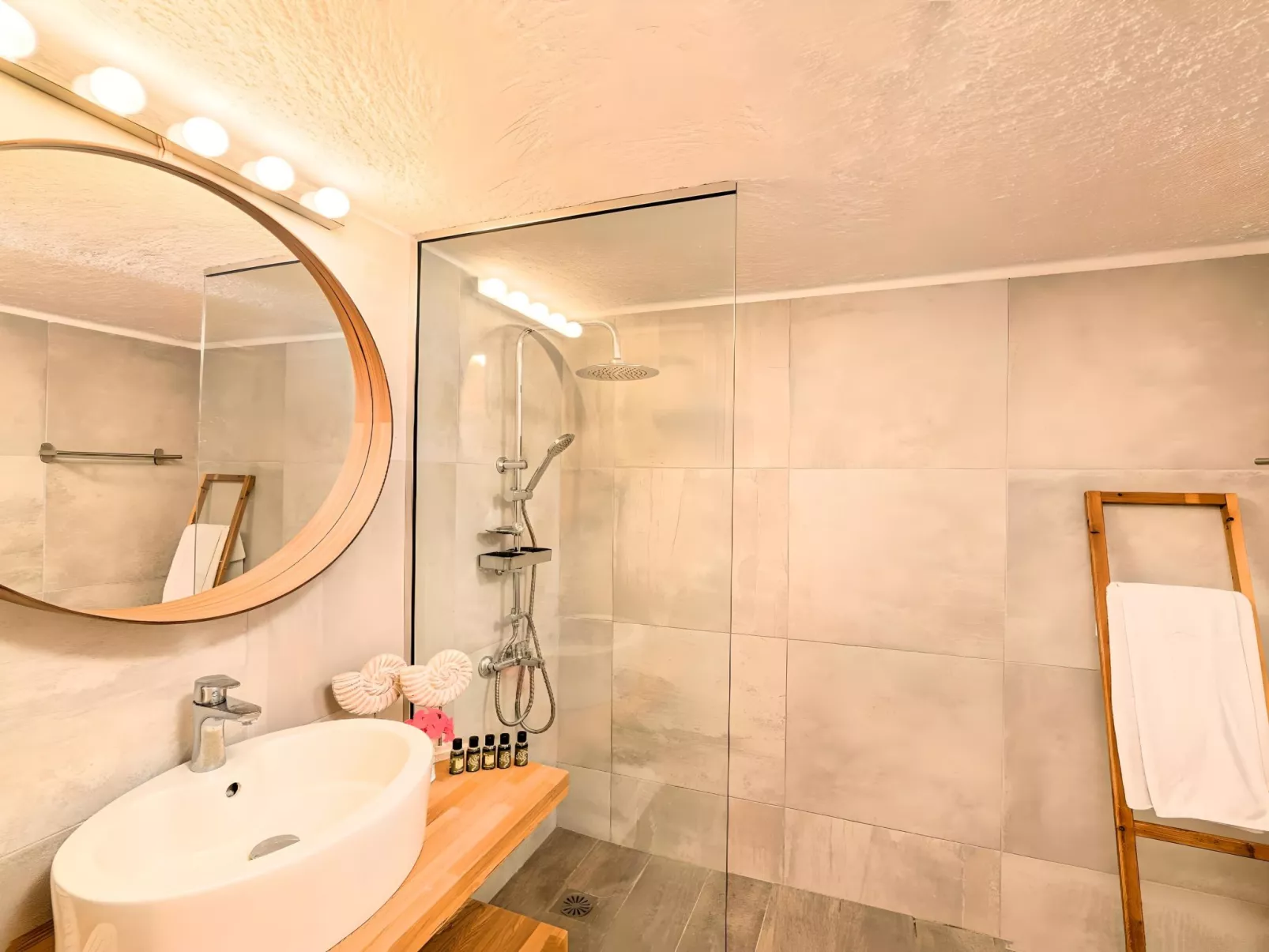 "Cretan Lodge" mit Blick auf das Wasser-Binnen