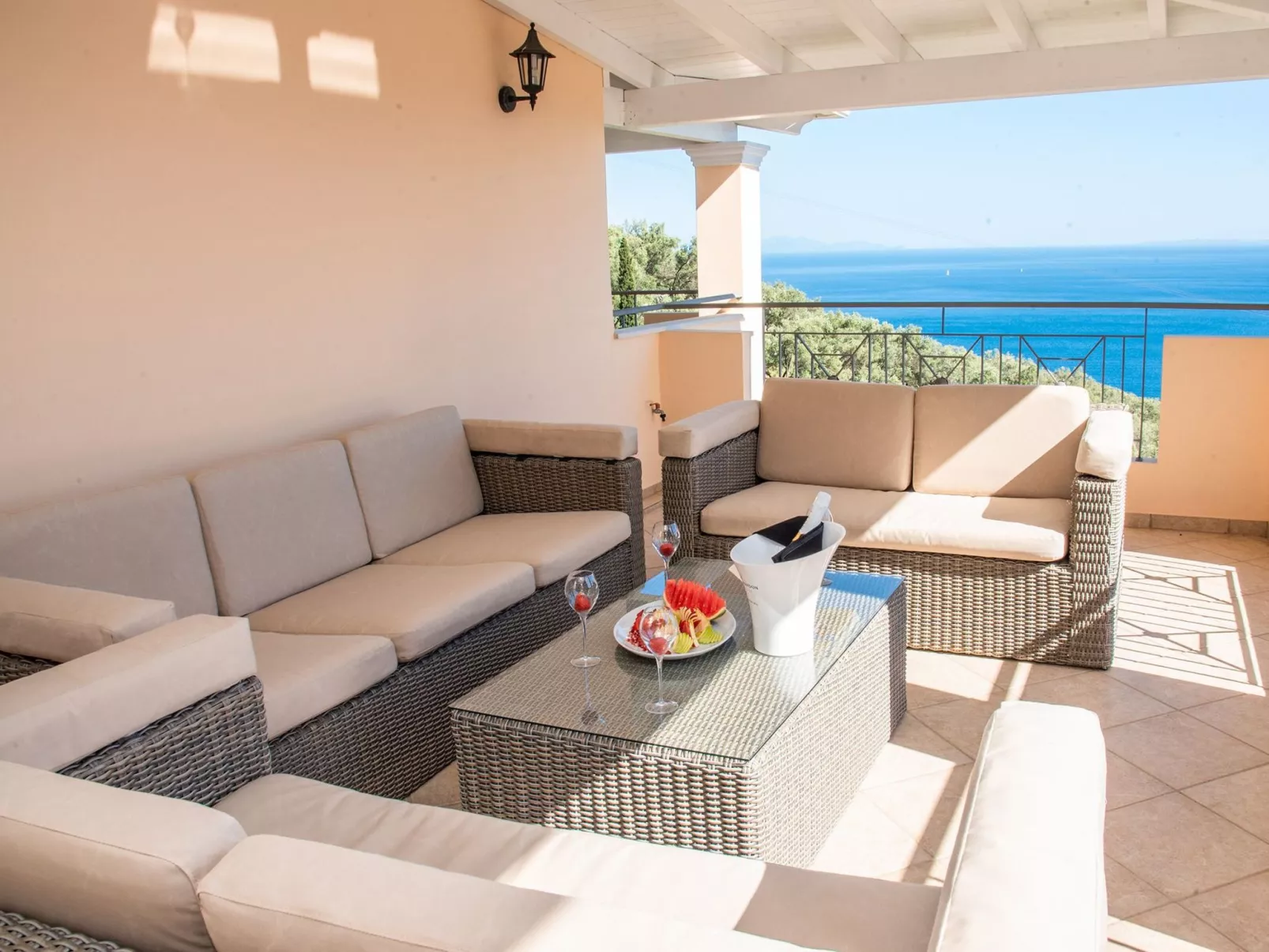 Villa Anthula mit Pool und herrlichem Meerblick-Image-tags.info