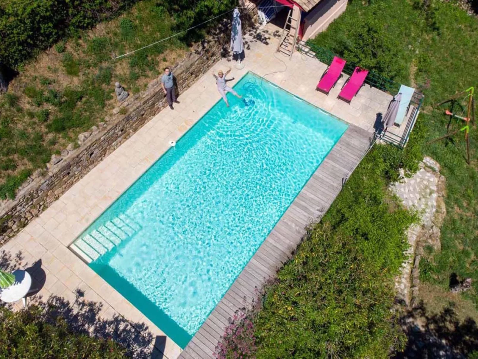 Klimatisiertes Ferienhaus mit Pool-Buiten