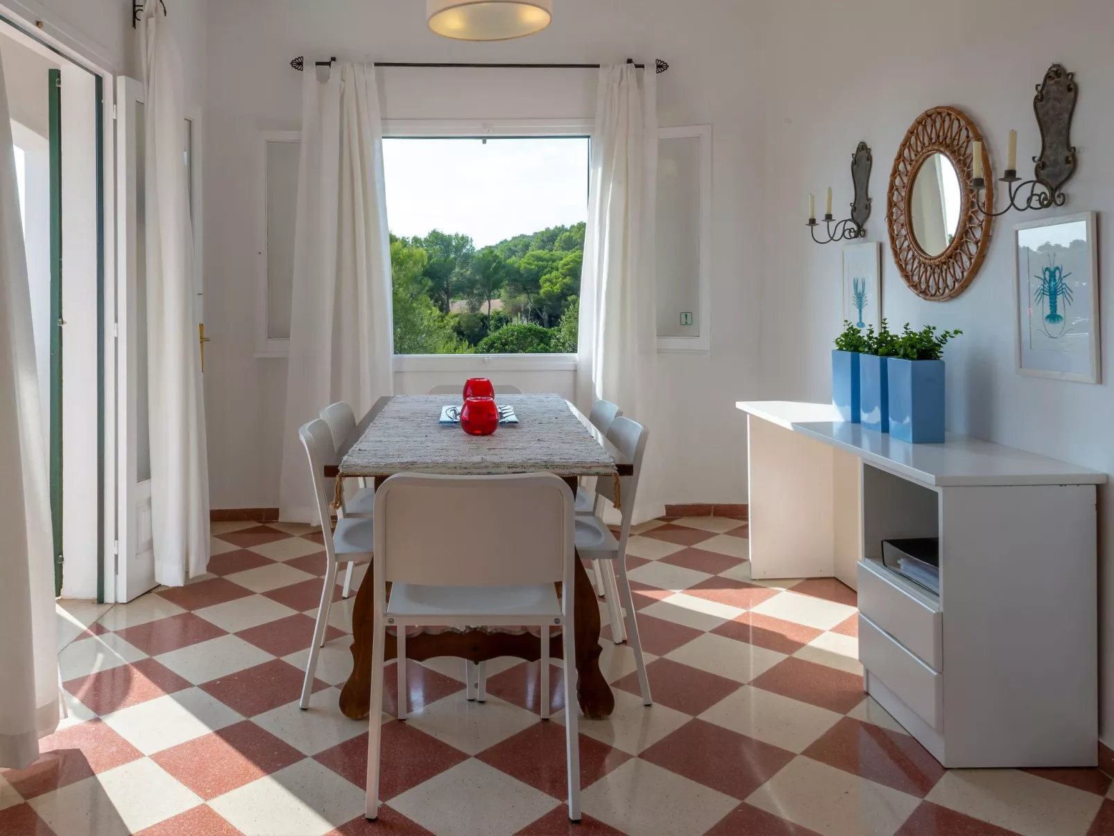 Moderne, frische Familienvilla Allondra - Binnen