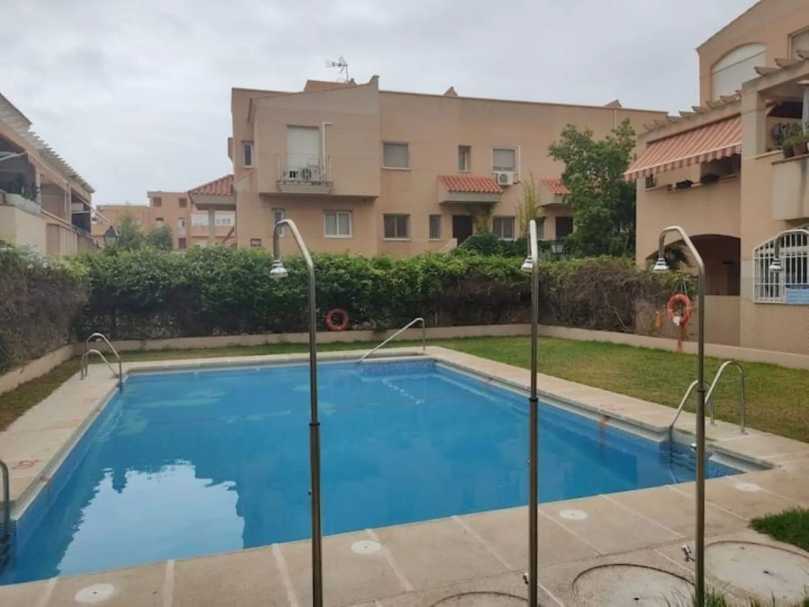 Sun Beach Aguadulce mit Parkplatz-Image-tags.info