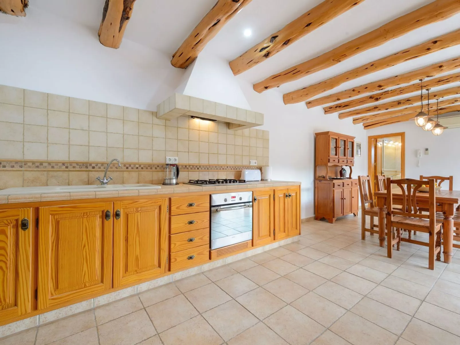 Schöne Villa Belvedere mit 4 Schlafzimmern, 3 Bädern, beheiztem Pool, zwei Whir-Binnen