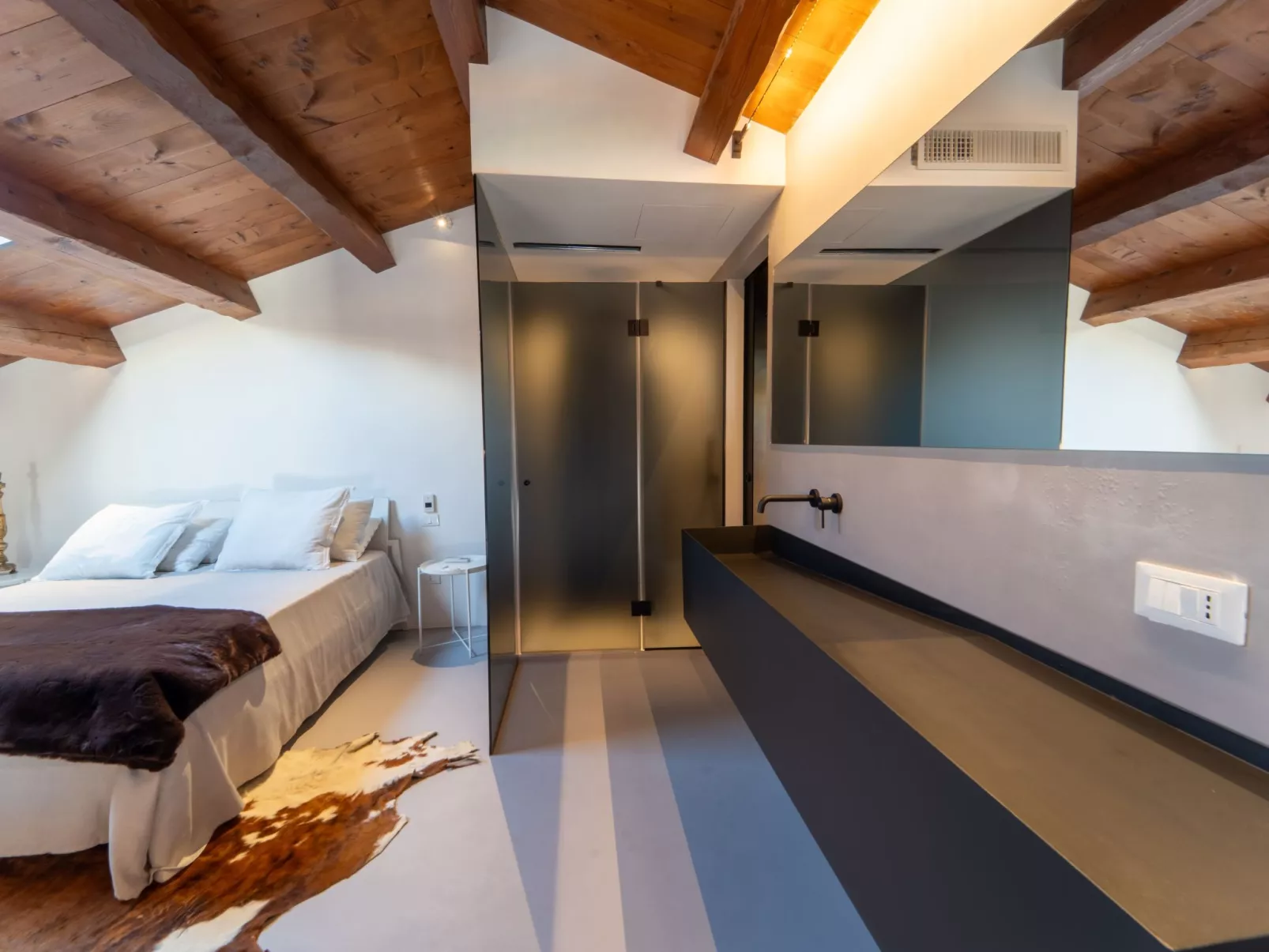 Luxuriöse Flucht mit Meerblick-Binnen