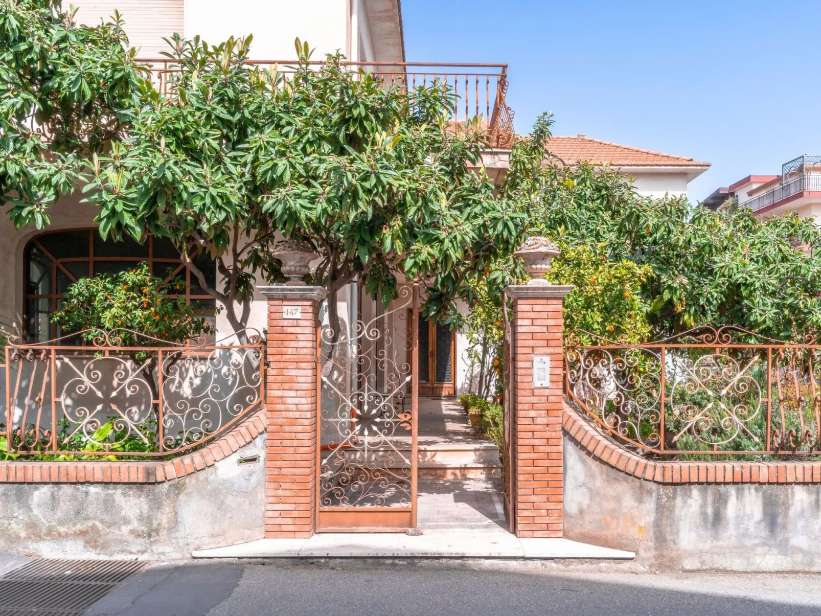 Die Orange und der Goldfisch-Buiten