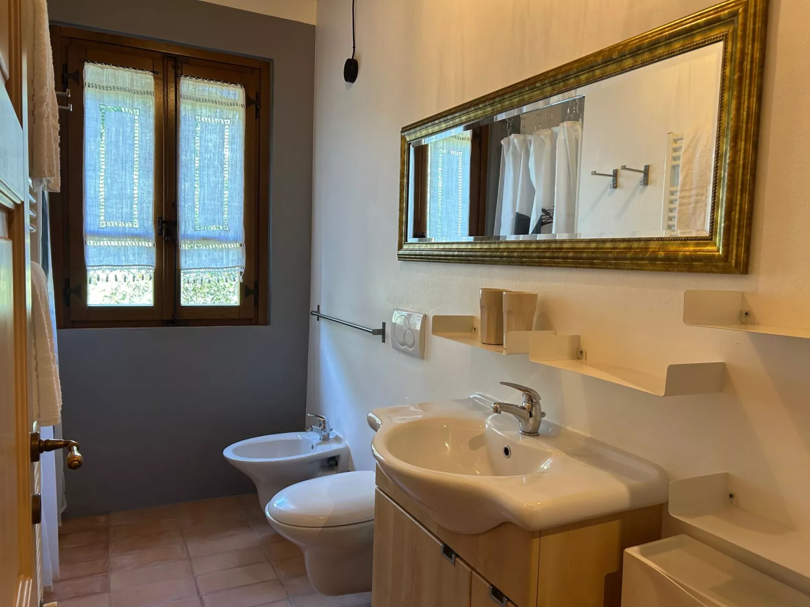 Wohnung mit Privatparkplatz-Binnen