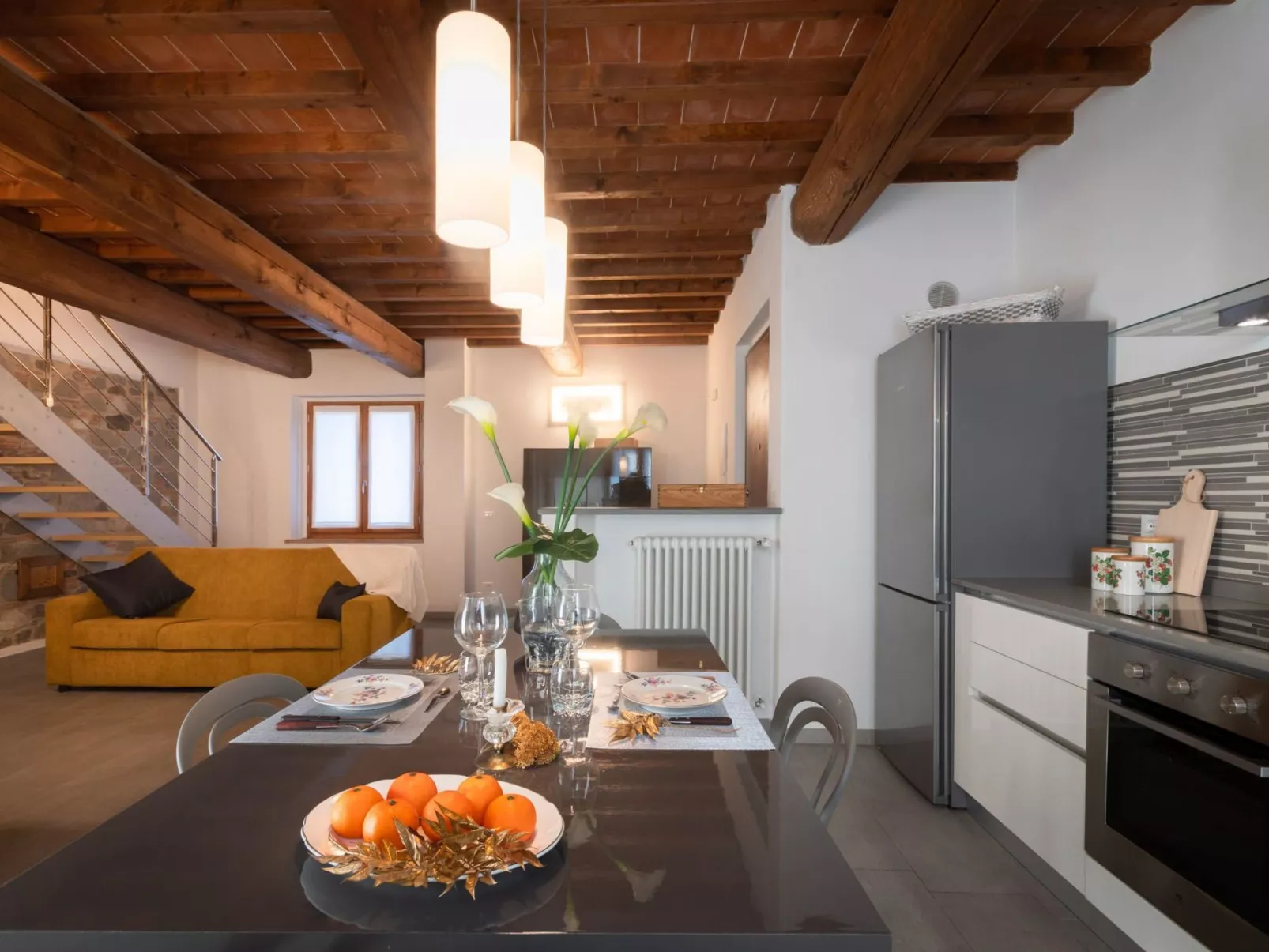 Modernes Haus mit Garten und privatem Parkplatz-Binnen