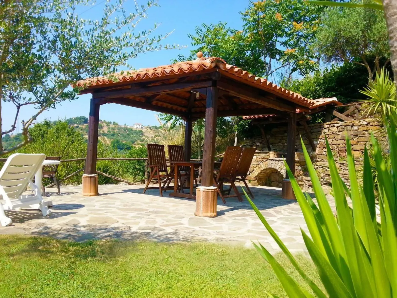 Haus mit privatem Pool und herrlicher Aussicht-Buiten