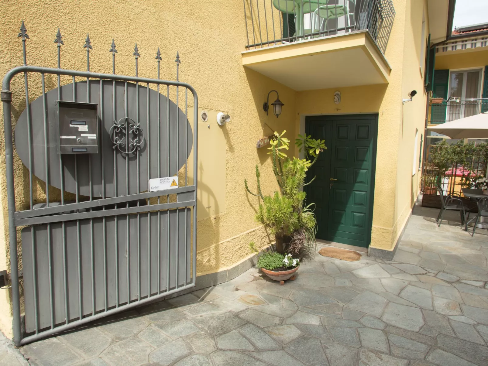 In Diano San Pietro-Buiten