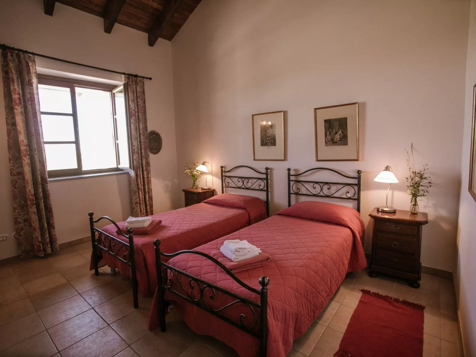 'Barbera' mit Pool-Binnen