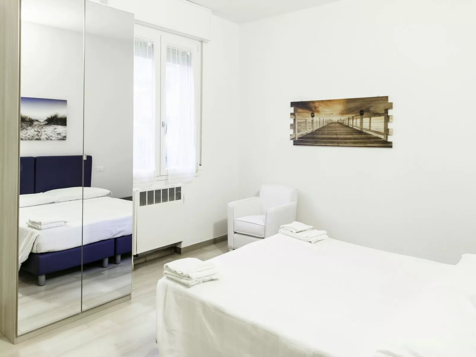 Auf dem Messegelände 14, in der Nähe des Zentrums und gegenüber dem Messegeländ-Binnen