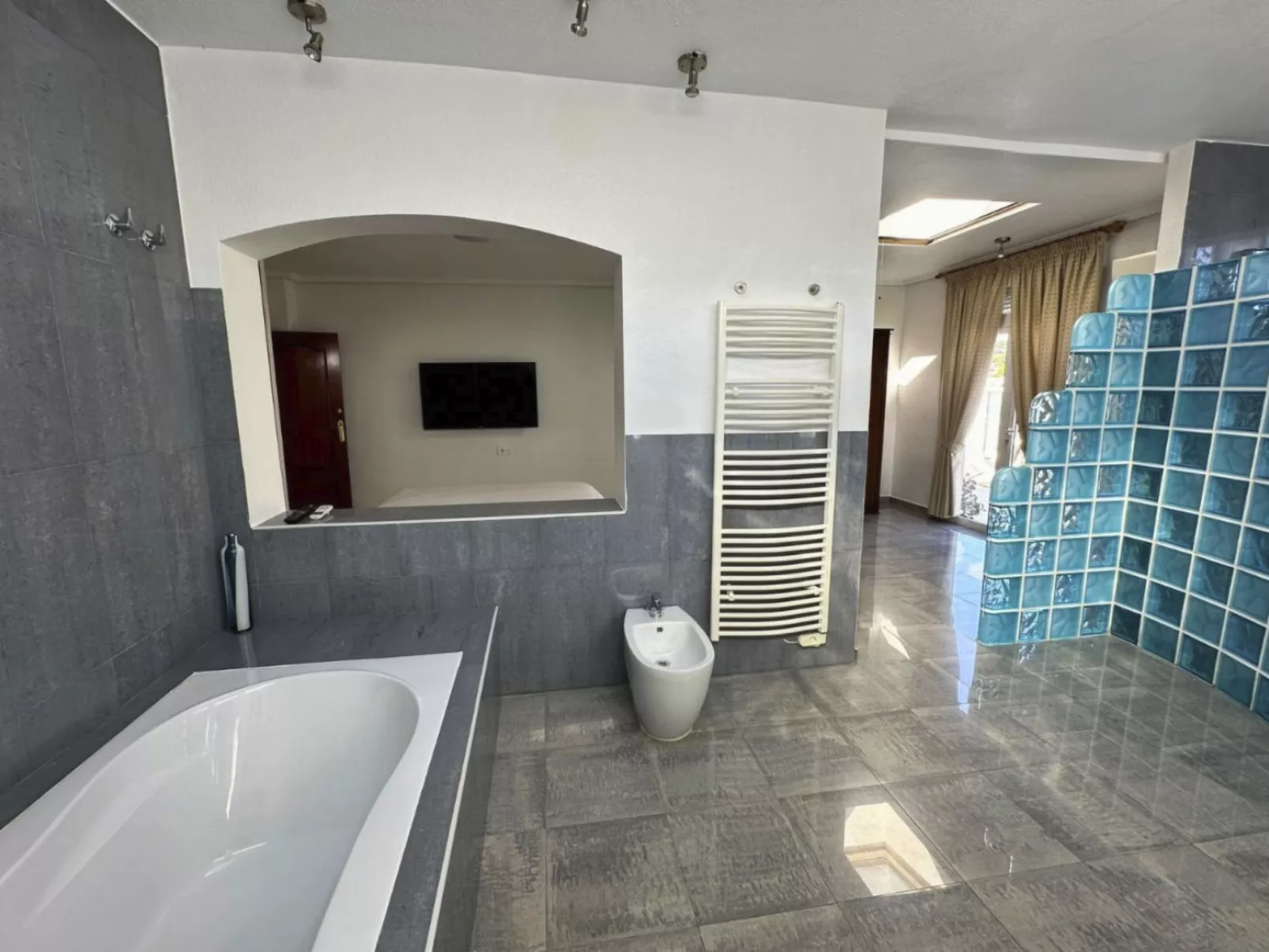 Villa Esmeralda-Binnen