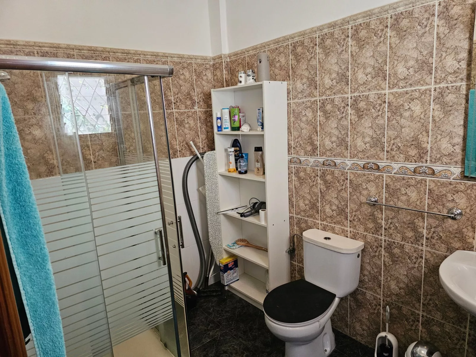 Für 6 Personen ca. 90 m - Binnen