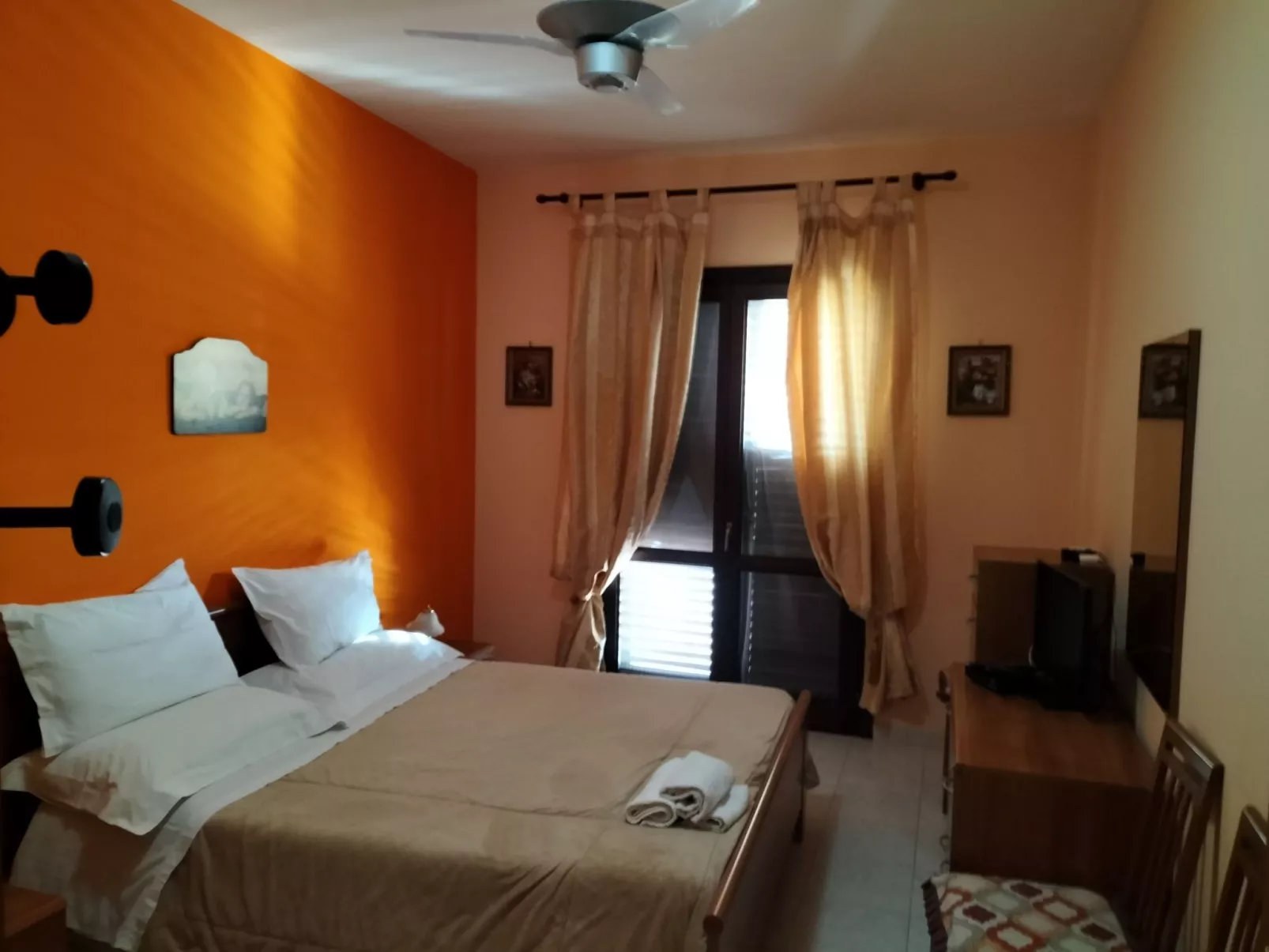 'Entire' mit Terrasse