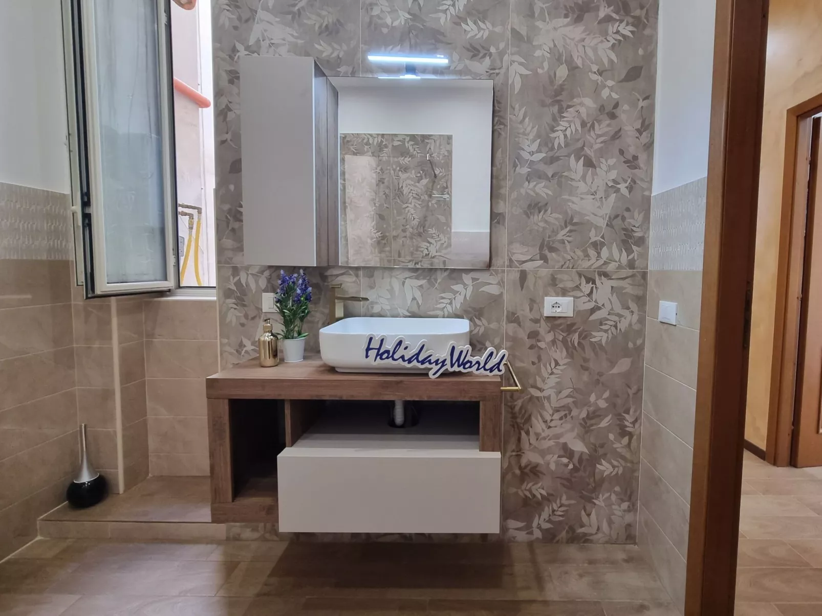 Kala Flat von Holiday World-Image-tags.info