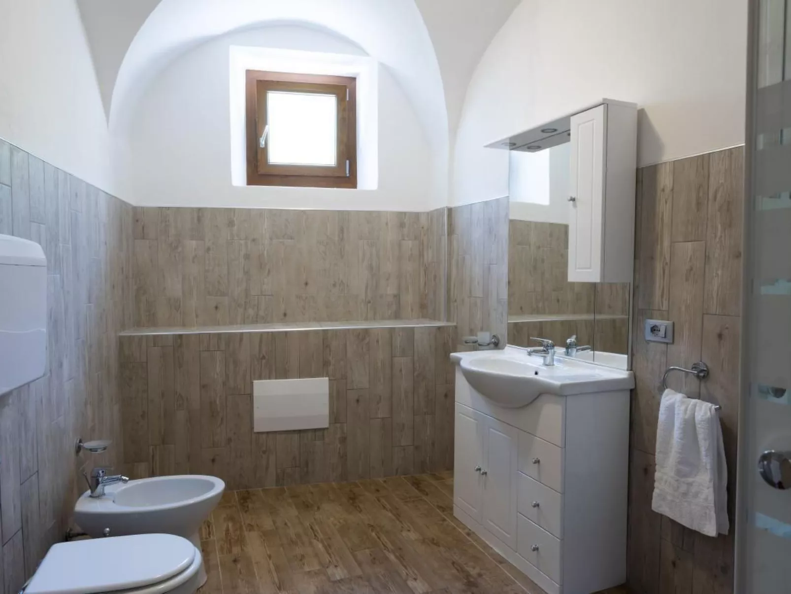 Antica Corte Ginevra-Ap.Lancillotto Gardasee-Image-tags.info