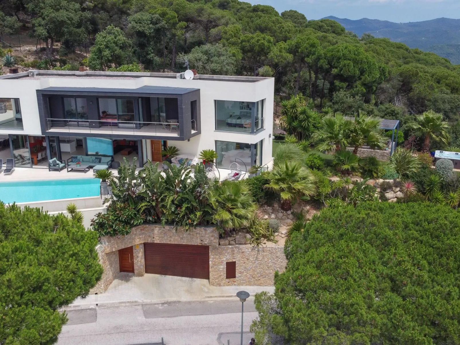 Luxuriöse Villa mit fantastischem Meerblick und Pool-Image-tags.info