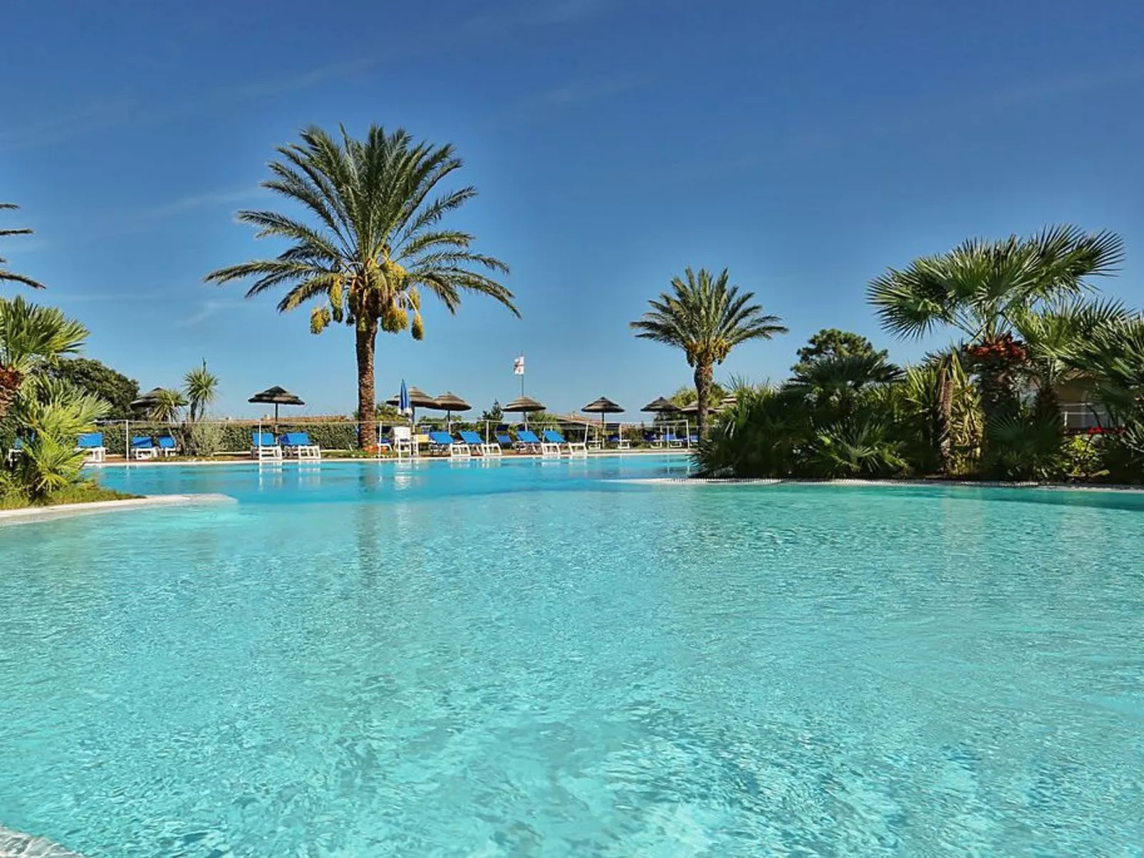 Apt. Eldi 2C, mit gemeinsamem Schwimmbad-Buiten