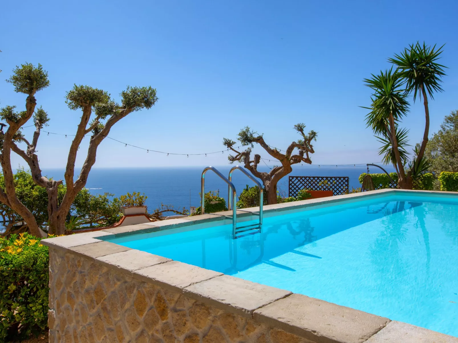 Haus in Sirenuse mit Panoramaterrasse-Buiten