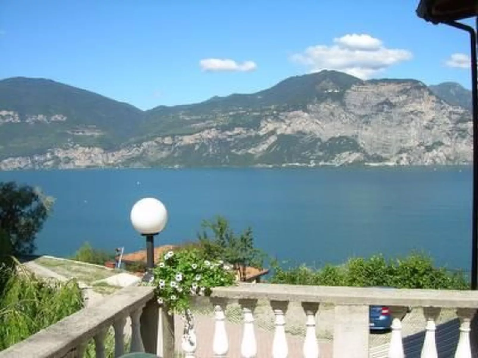 Mit Blick auf das Wasser-Buiten