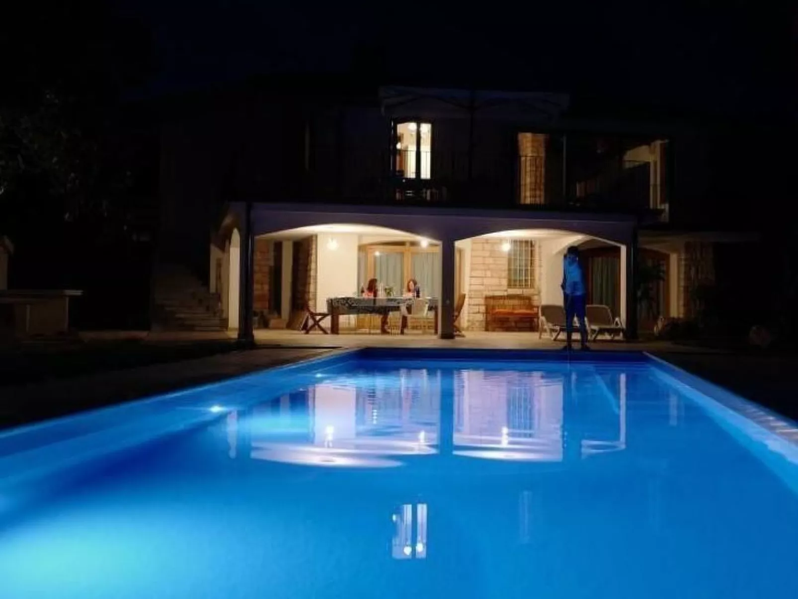 Villa am Gardasee mit großem Pool und Garten-Image-tags.info