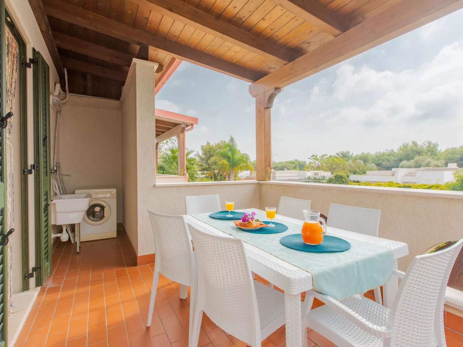 Flacher Rasen rechts-Binnen